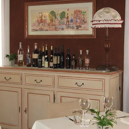 Ristorante Del Monte Semesterbostad *